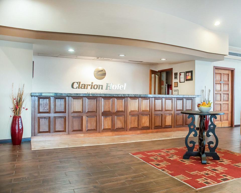 Clarion Hotel Buffalo Airport Williamsville Esterno foto