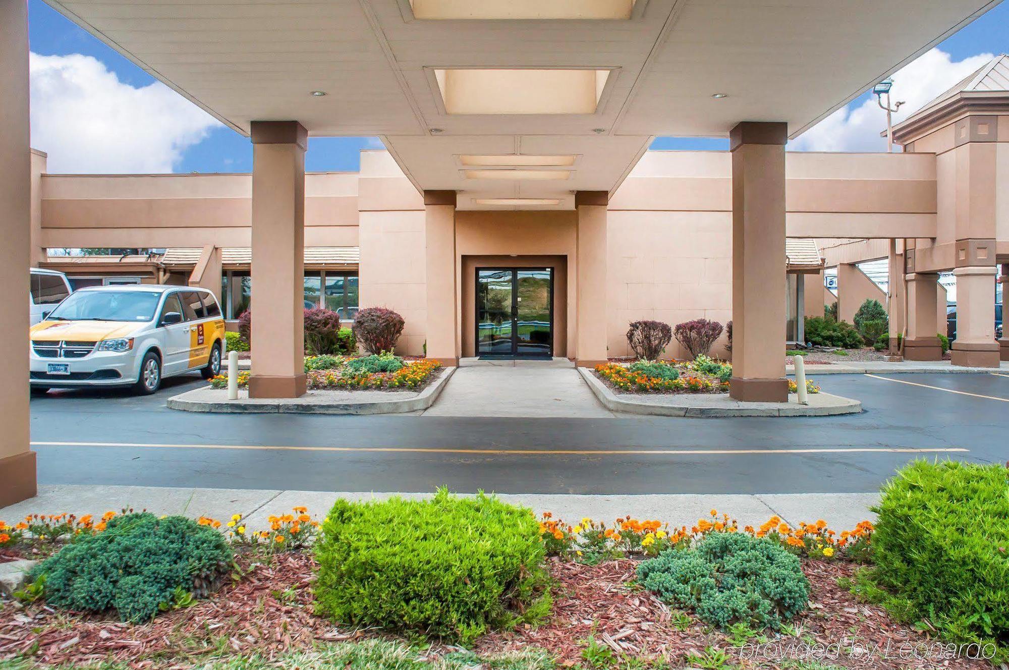 Clarion Hotel Buffalo Airport Williamsville Esterno foto