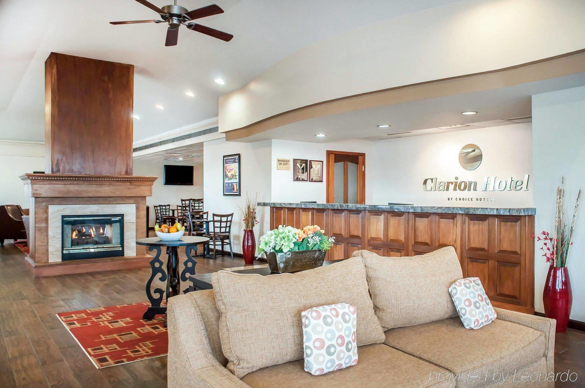 Clarion Hotel Buffalo Airport Williamsville Esterno foto