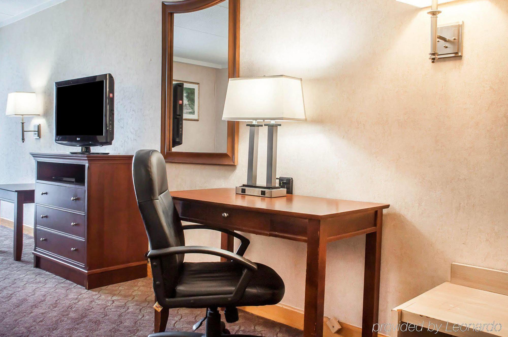 Clarion Hotel Buffalo Airport Williamsville Esterno foto