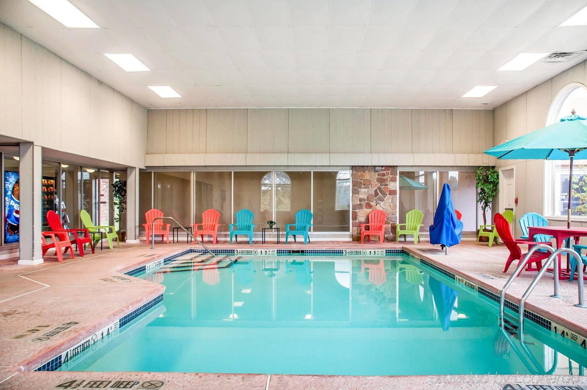 Clarion Hotel Buffalo Airport Williamsville Esterno foto